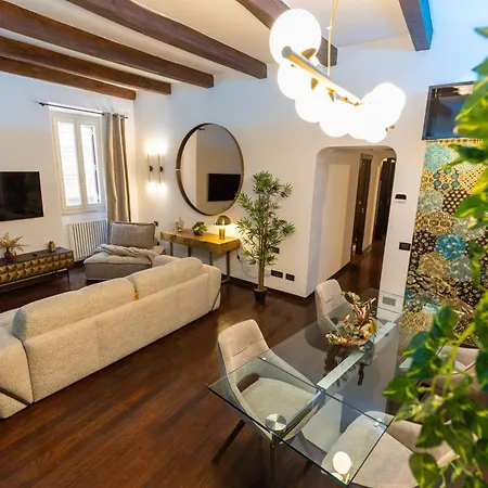 Gabriels Colosseum Luxury Apartament