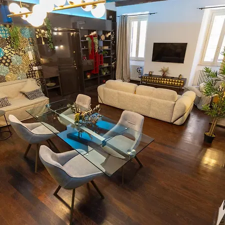 Gabriels Colosseum Luxury Apartament *
